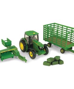 1/64 John Deere 338 Square Baler & Bale Wagon