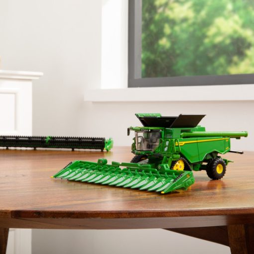 John Deere 1:64 Scale X9 1100 Tracked Combine – Die-Cast Metal Replica – ERTL Prestige Collection - Image 2