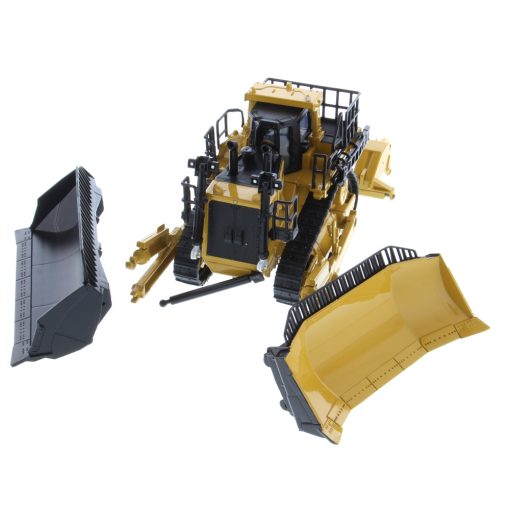 1:64 Cat® D11 Dozer with 2 Blades and Rear Rippers, Metal Construction Series - Image 5