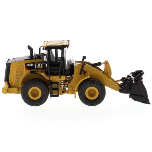 1:64 Cat® 950M Wheel Loader, Metal Construction Series - Image 5