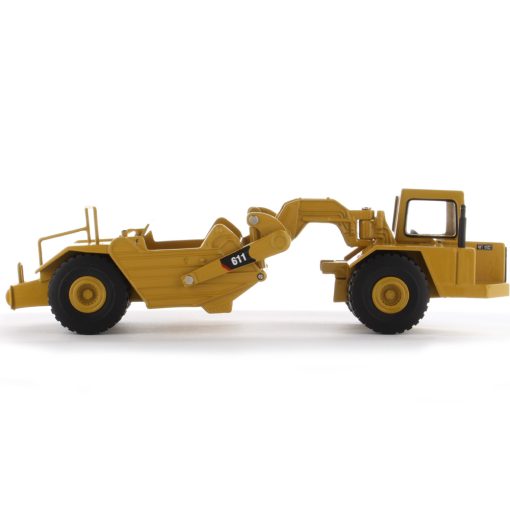 1:64 Cat® Wheel Tractor 611 Scraper, Metal Construction Series - Image 7