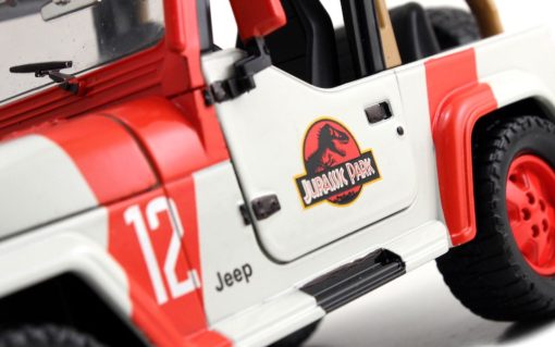 Jada "Jurassic World" 1/24 1992 Jeep Wrangler - Milk White - Image 3