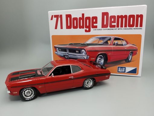 MPC 1971 Dodge Demon 1:25 Scale Model Kit - Image 13