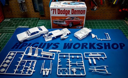 MPC 1971 Dodge Demon 1:25 Scale Model Kit - Image 12
