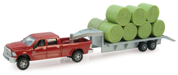 Case IH 1:64 Scale Dodge Pickup with Trailer & Bales