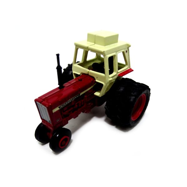 ERTL 1/64 Farmall 856 Narrow Front w/ Rear Duals & Cab 44290