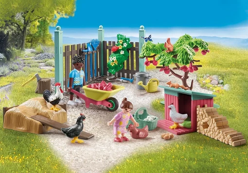 Little chicken farm in the Tiny House garden