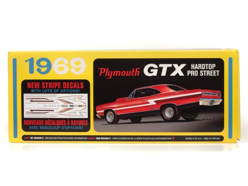 AMT 1969 Plymouth GTX Hardtop Pro Street 1:25 Scale Model Kit - Image 4