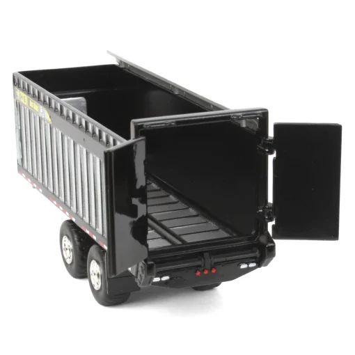 1/64 Black International 8600 with H&S Big Dog 1226 Forage Box - SpecCast - Image 5