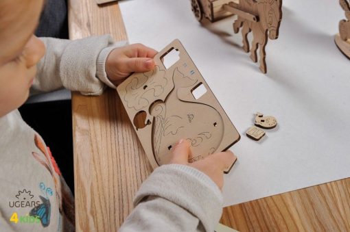 UGears Whale 3D-puzzle Coloring Model - 8 pieces - Image 2