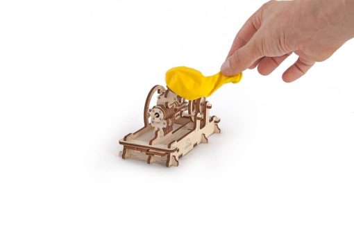 UGears Pneumatic Engine - 81 pieces (Easy) - Image 5