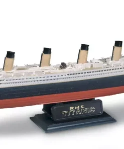 1/570 - R.M.S. Titanic - Revell