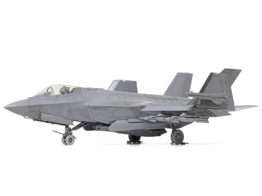 1/48 SCALE LOCKHEED MARTIN® F-35®C LIGHTNING II® - Tamiya - Image 3