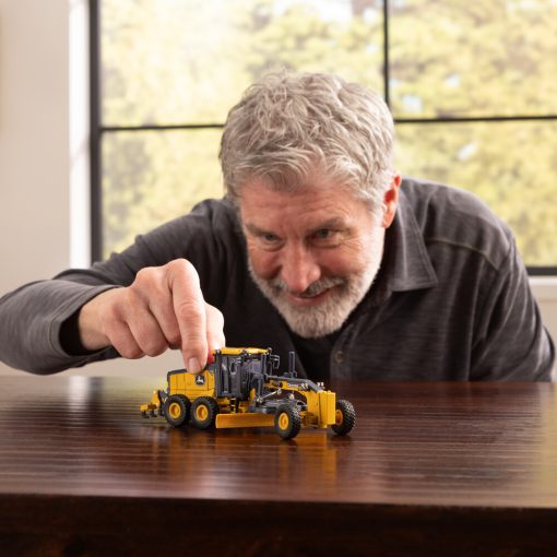 1/50 John Deere - 772 P-Tier Motor Grader - Prestige Collection - Image 6