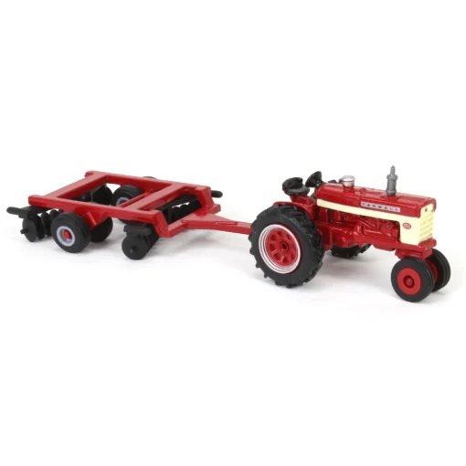 1/64 - Farmall 460 Tractor with Disk - Ertl - Image 2