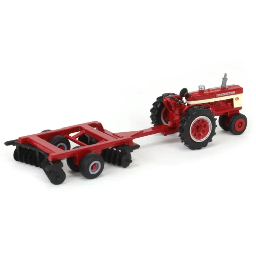 1/64 - Farmall 460 Tractor with Disk - Ertl - Image 3