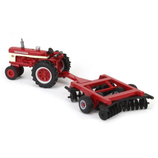 1/64 - Farmall 460 Tractor with Disk - Ertl - Image 4