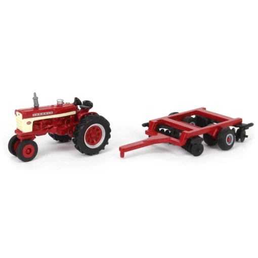 1/64 - Farmall 460 Tractor with Disk - Ertl - Image 5